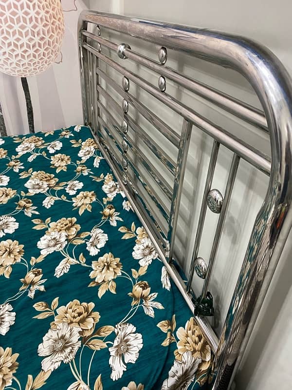 Queen Size Bed Steel 1