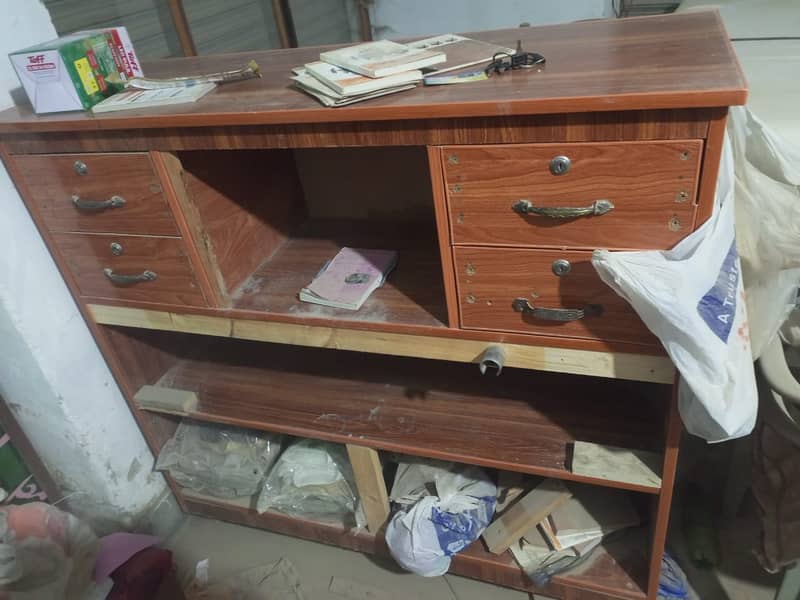 2 almari 1 counter table 1 counter cabin 2 frame for sale 14