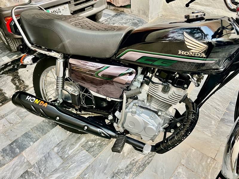 Honda CG 125 Special Edition New Scratchless condition 5