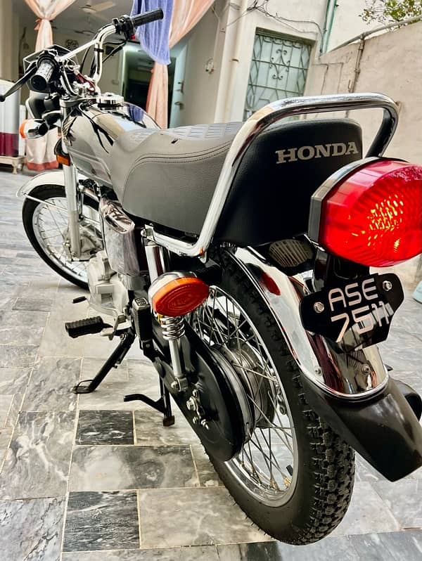 Honda CG 125 Special Edition New Scratchless condition 8