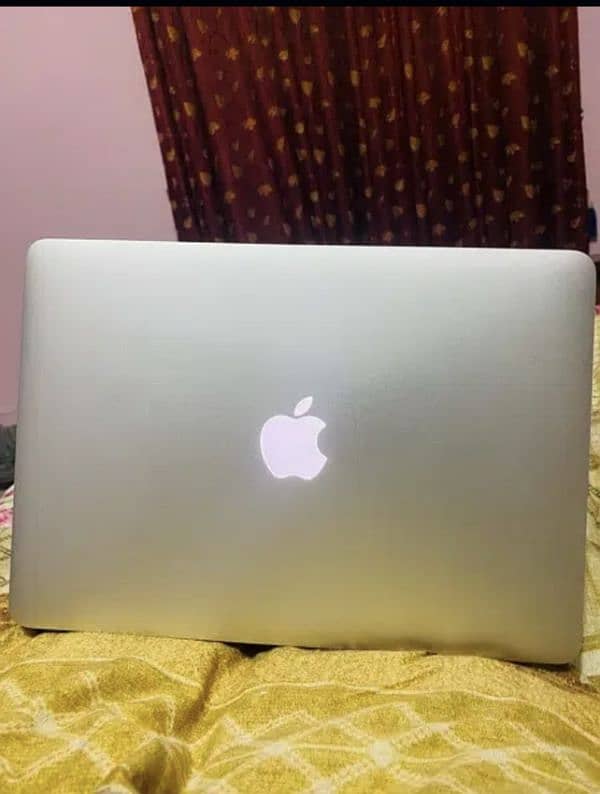 Macbook Air 2017 13.3' core i5 0