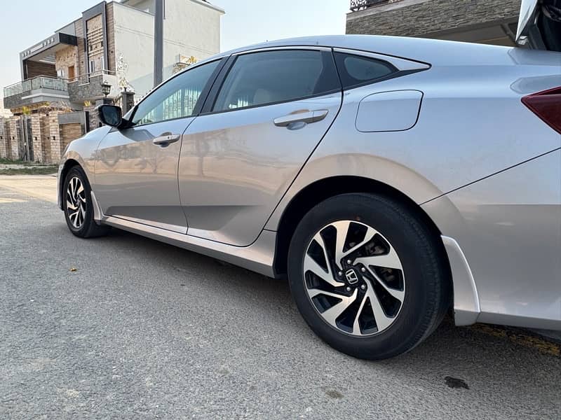 Honda Civic Oriel 2018 11