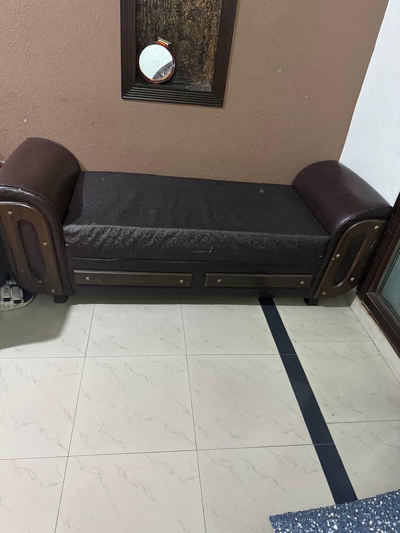 2 seater wooden dewan 3