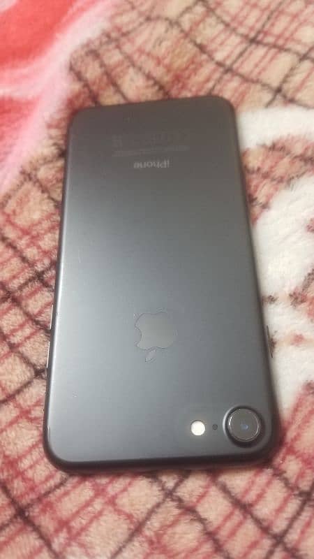 iphone 7 10/10 condition pta approved 2