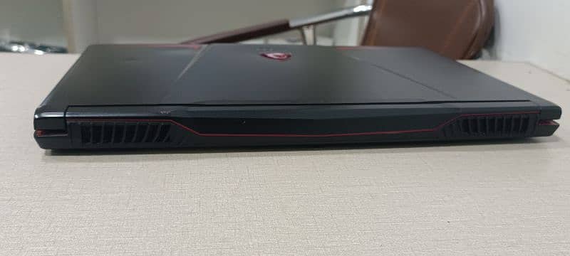 MSI GE 63 7Rd Raider with GTX 1050Ti 4Gb 10