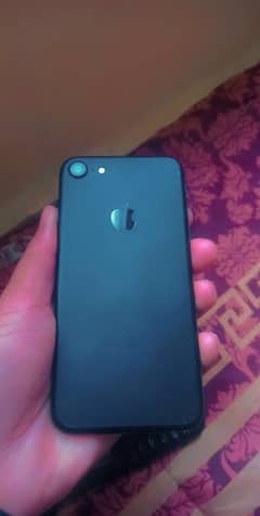 assalam o alaikum iphone 7 / 128GB for sale