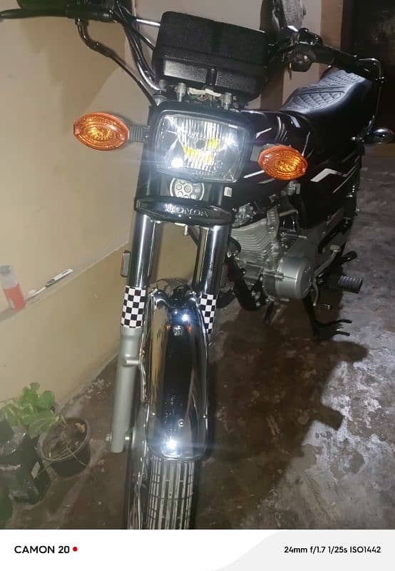 Honda 125 (2024) Black 3