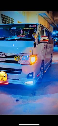 toyta hiace 200 baxa very good condition contact number 0344 8027759