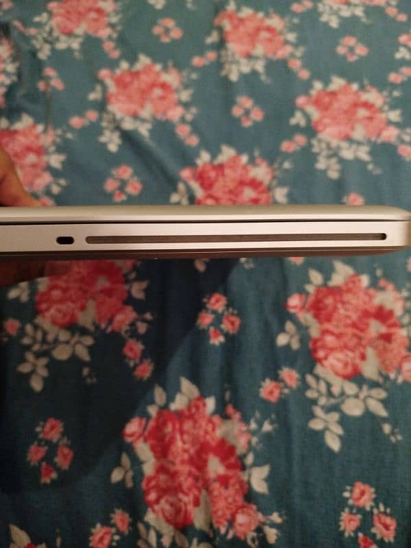 Macbook Pro 13 Inch 2