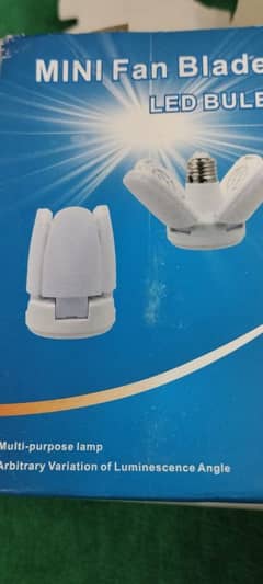 Fan blade led light