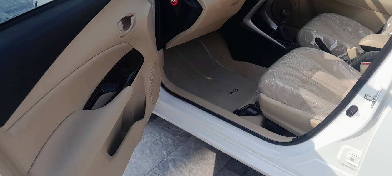 Toyota yaris 2024 manual punjab reg -0/3/0/0/9/6/0/1/6/4/6_ 4