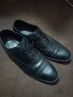 Pure Leather Shoes , Thrifted for 2500 , Genuine Leather ,Long Lasting