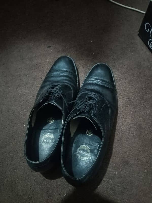 Pure Leather Shoes , Thrifted for 2500 , Genuine Leather ,Long Lasting 1