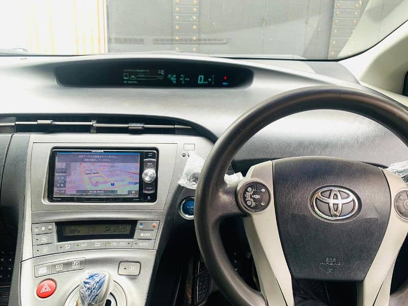 Toyota Prius 2013 3