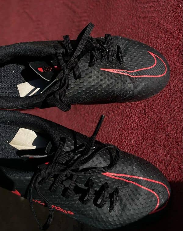 NIKE PHANTOM SOCCER SPORTS SHOES(Size 4 No) 2