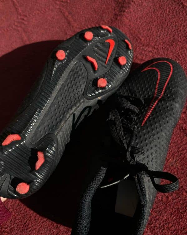 NIKE PHANTOM SOCCER SPORTS SHOES(Size 4 No) 4