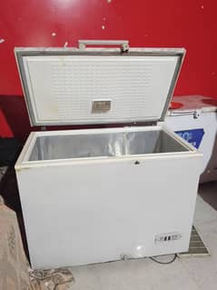 Dowlance Deep Freezer