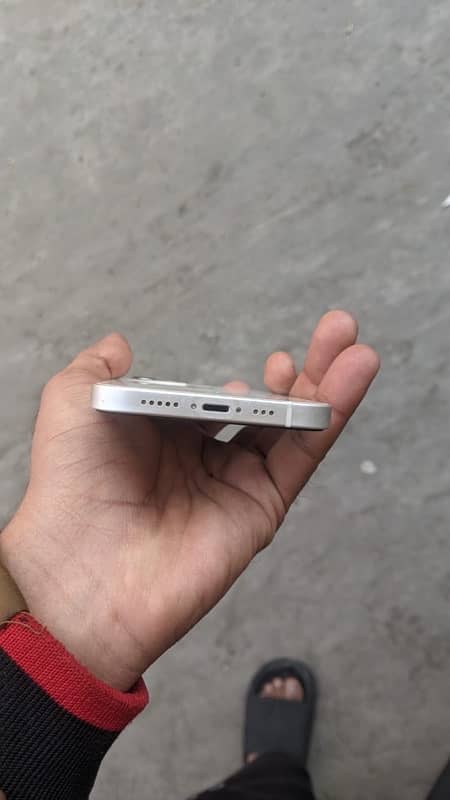 IPhone 12 64GB NON PTA 3