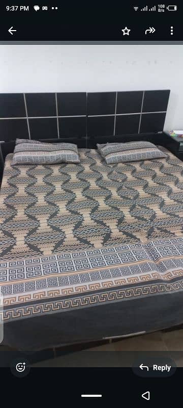 2 single beds for sale with mattress 0