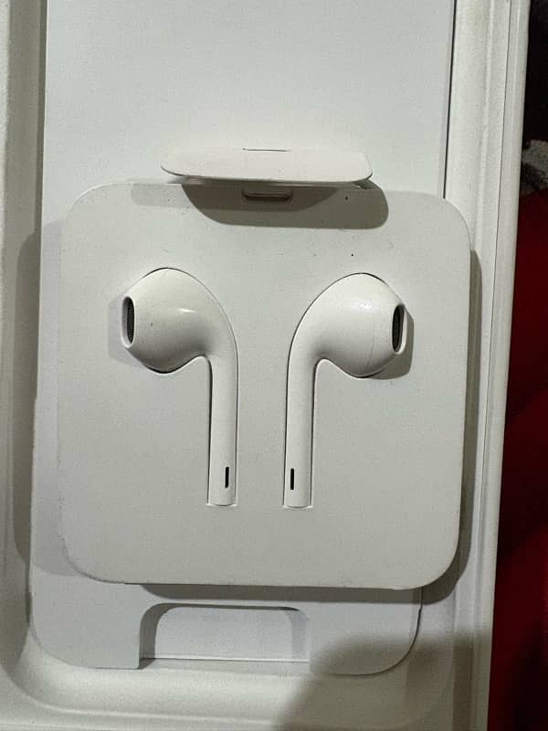 Official Apple EarPods With Lightning Connector. 1