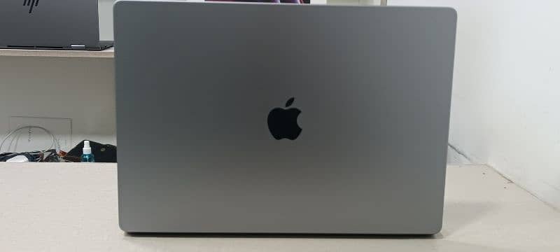 Apple MacBook  M1 Pro  2021 16" 16/1Tb 11