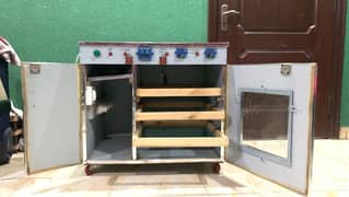 Egg incubator for 300 eggs