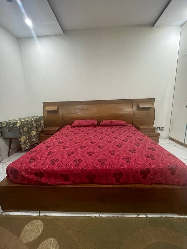 King Size bed with mattress 0