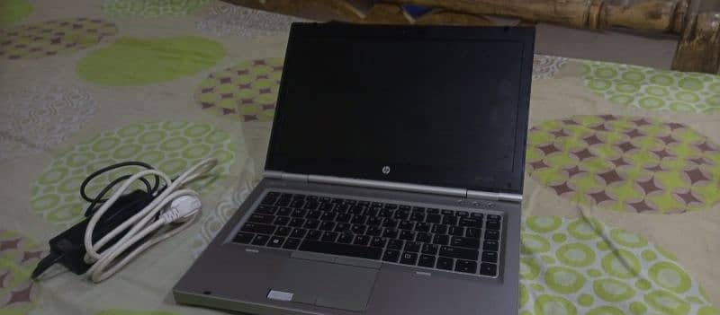 mint condition main hai i5/3th gen with ssd 0