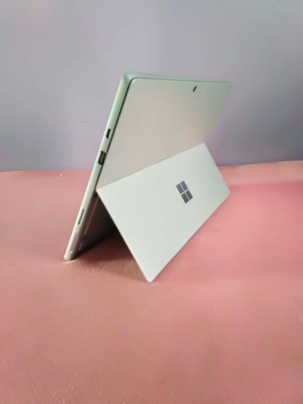 Microsoft surface pro 5 i5 7th Generation 1