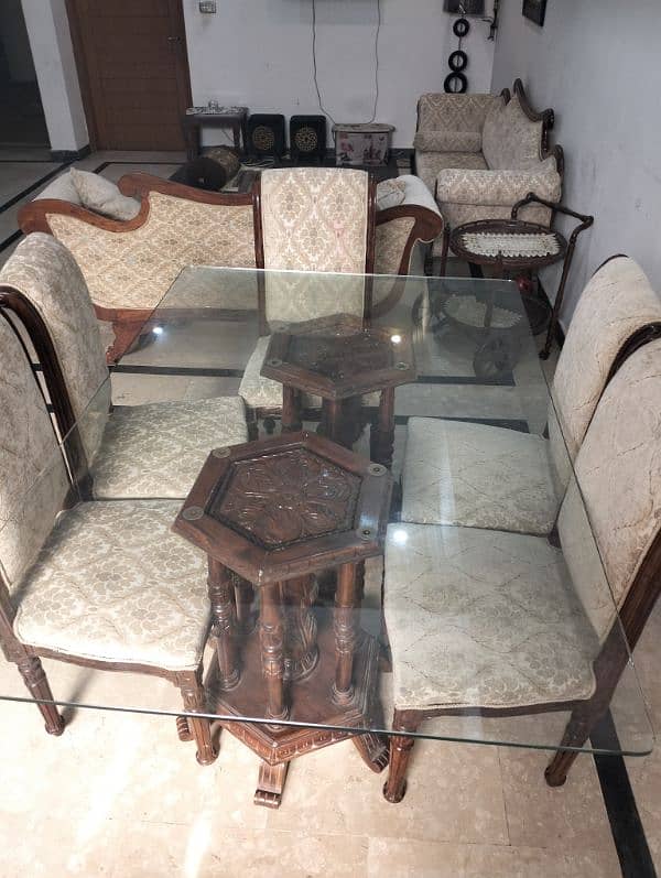 good quality dinning table with 6 wood chairs 10/10 condition 1