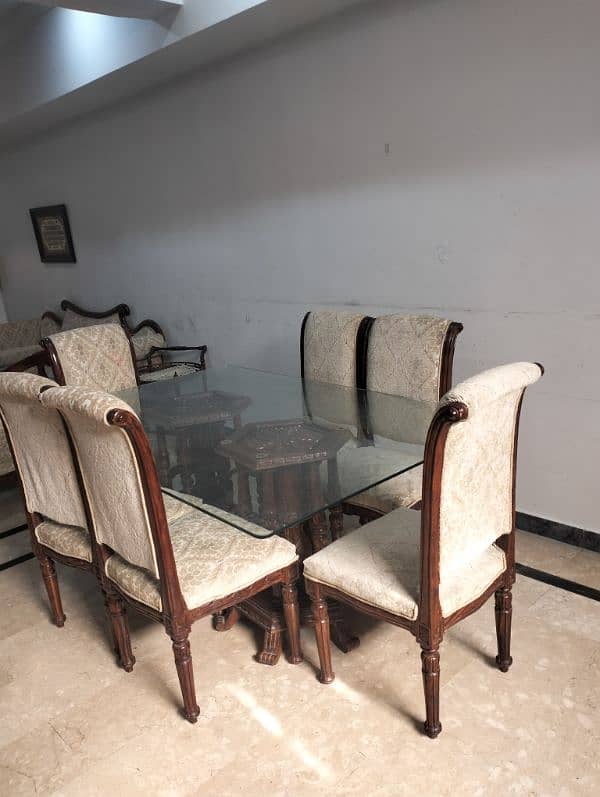 good quality dinning table with 6 wood chairs 10/10 condition 2