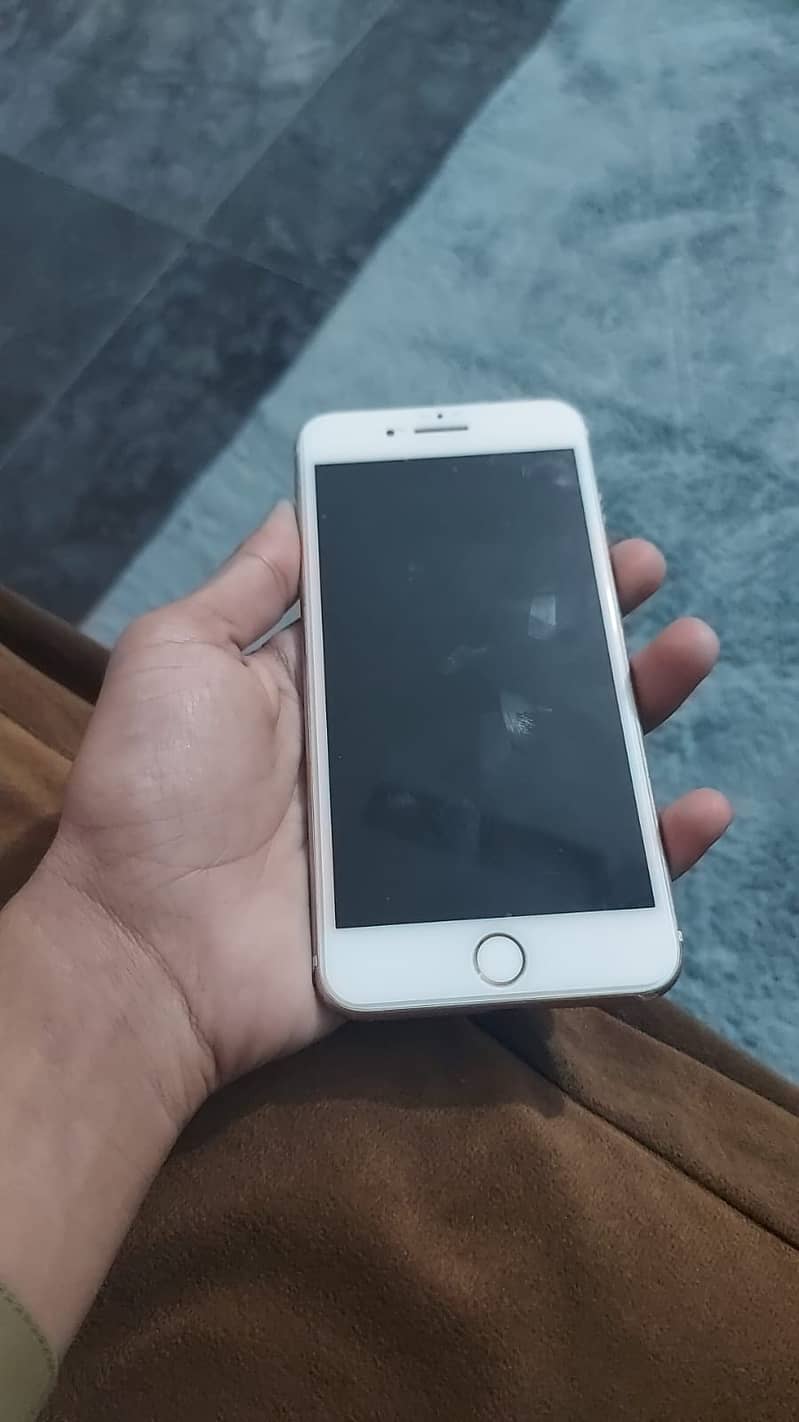 Apple iPhone 7 Plus 1