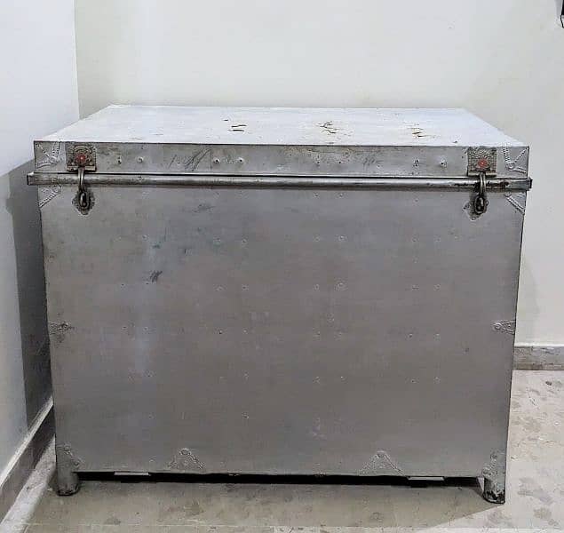 Iron Box (paiti) for sale 0