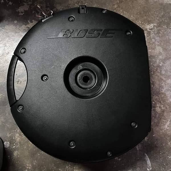 Bose woffer with built in amplifier 3