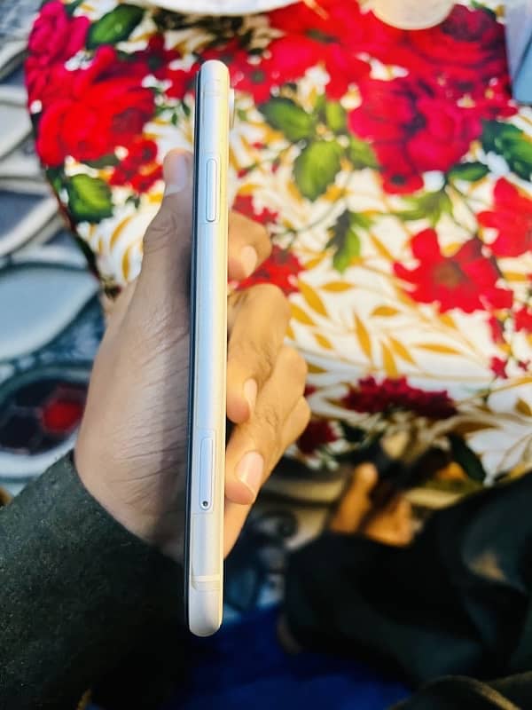 IPhone XR for sale 3