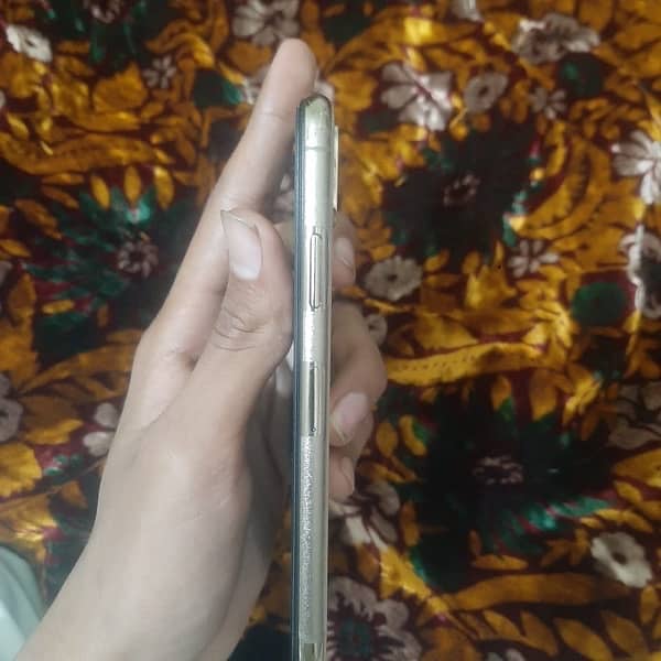 iPhone XS pta approved 2