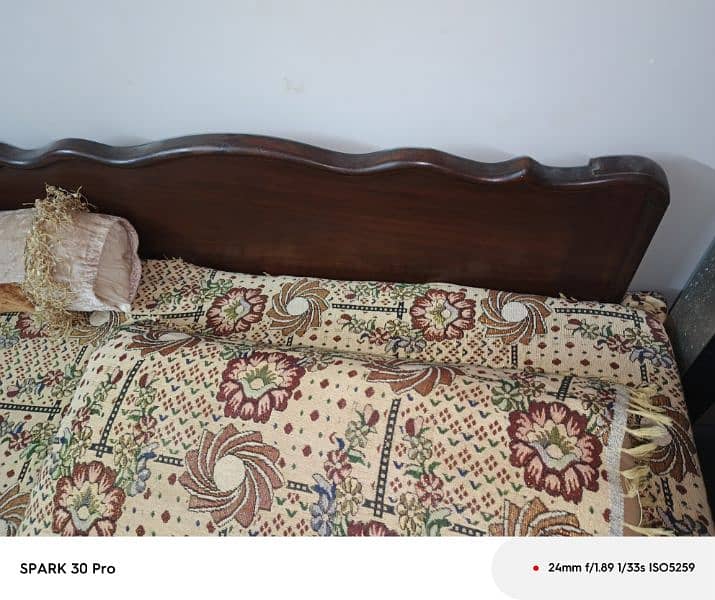 2 single bed in a very gd condition . 4