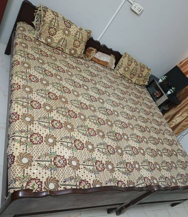 2 single bed in a very gd condition . 11