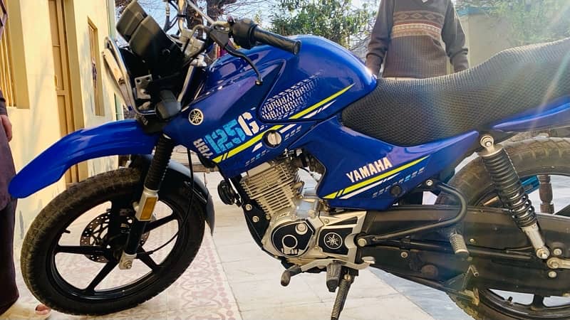 Yahama YBR125G blue colour 2019 modal 5