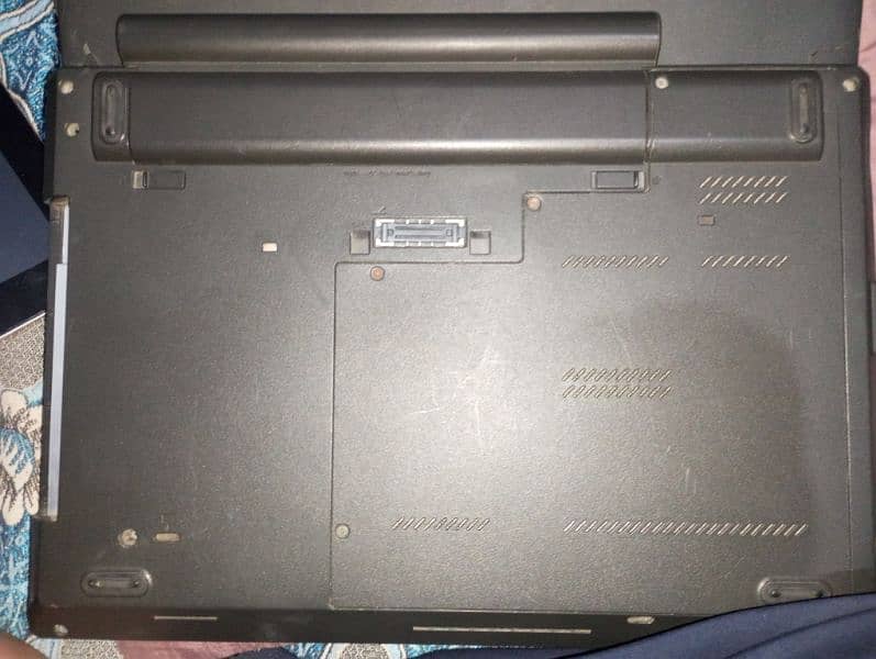 laptop for sale (screen broken) 3