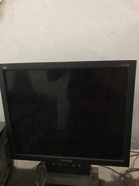 computer lcd urgent sale 1