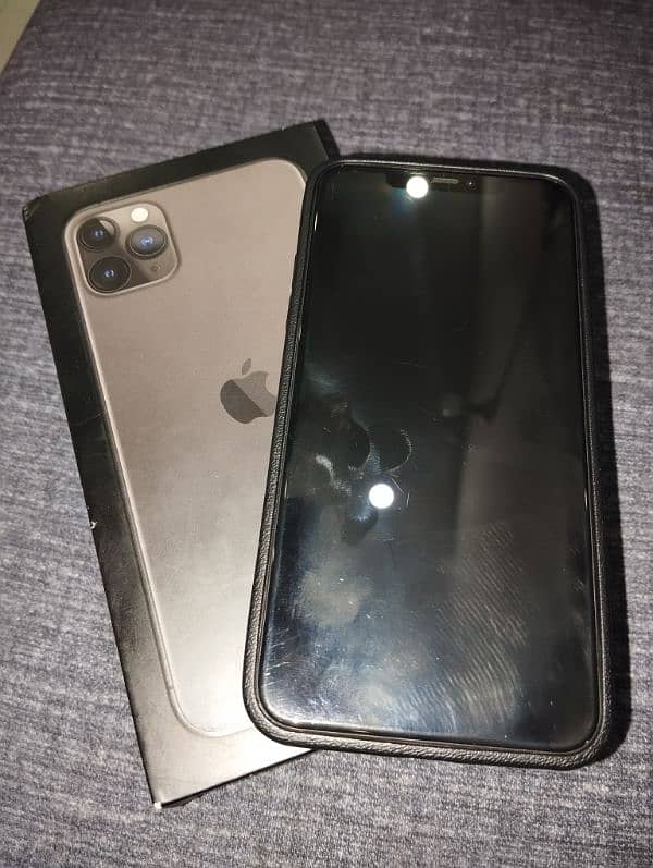 I phone 11 pro max 64 GB non pta factory unlock 0