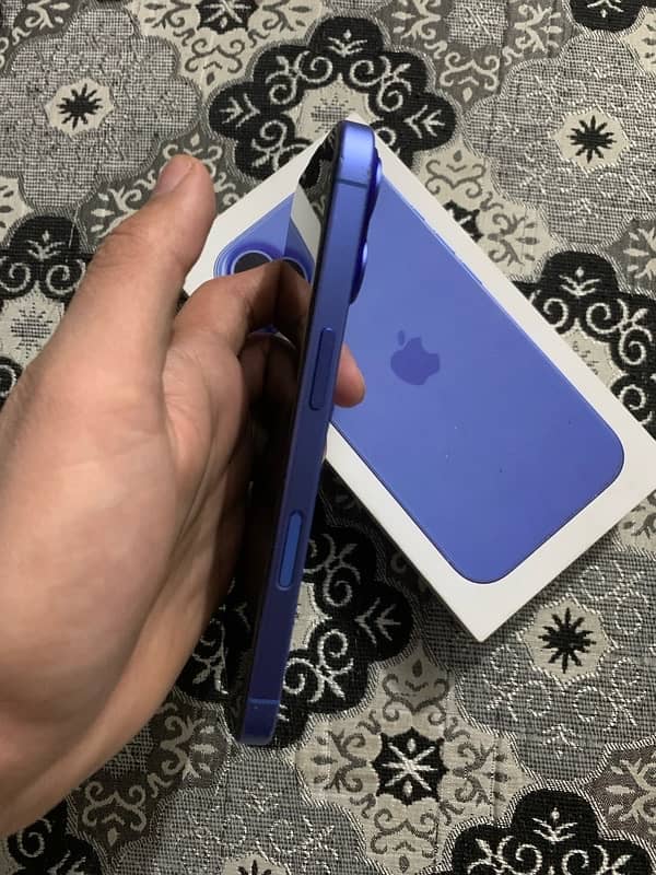 iPhone 16 jv 128gb Blue 3