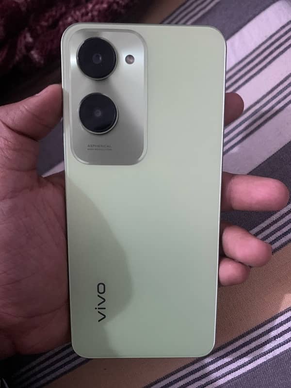 vivo y18 in good condition 128gb memory total genean 1