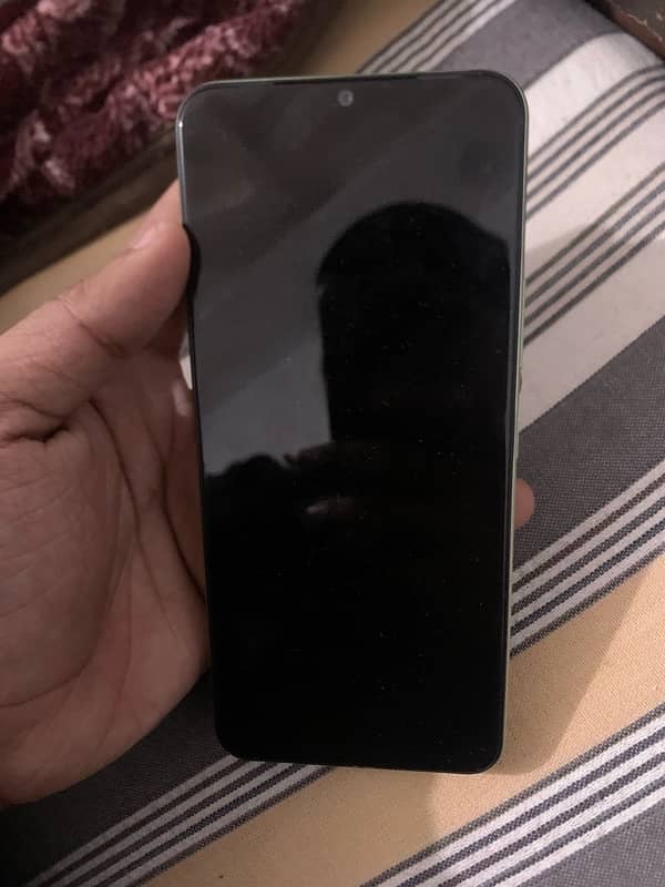 vivo y18 in good condition 128gb memory total genean 2