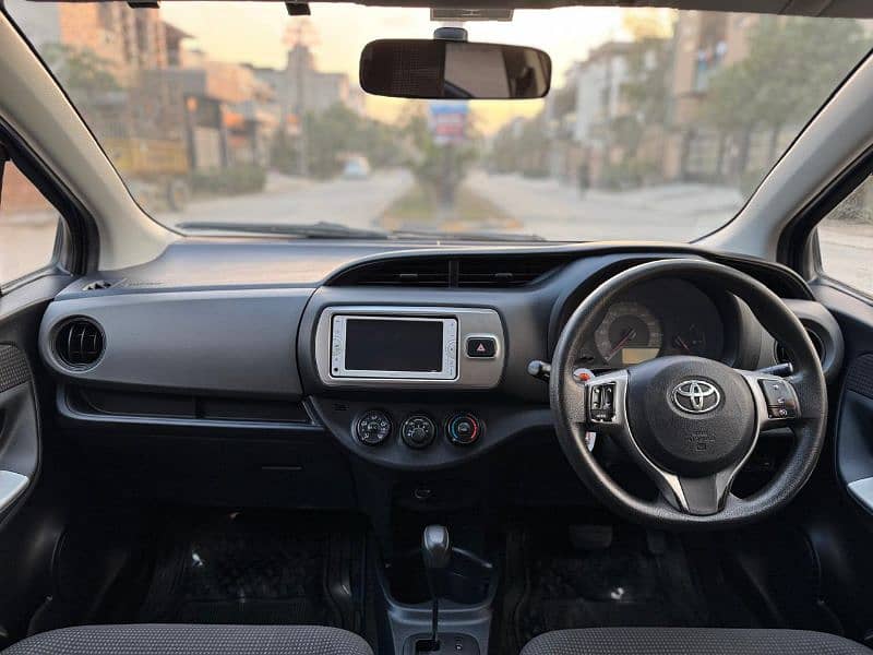 Toyota Vitz 2014 16