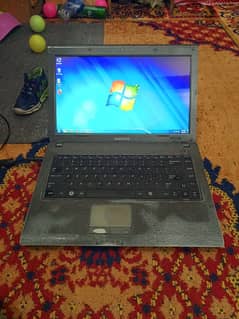 Samsung core i3 - 4gb/256gb