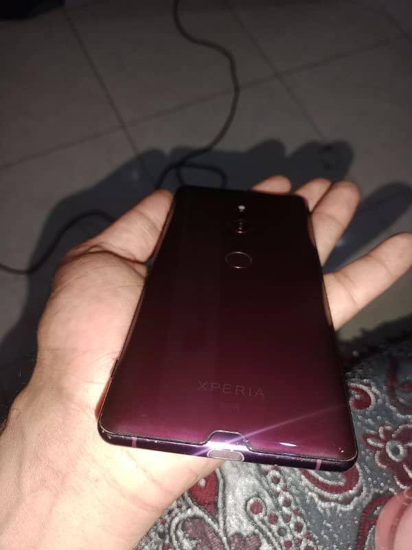 sony xperia xz3 4