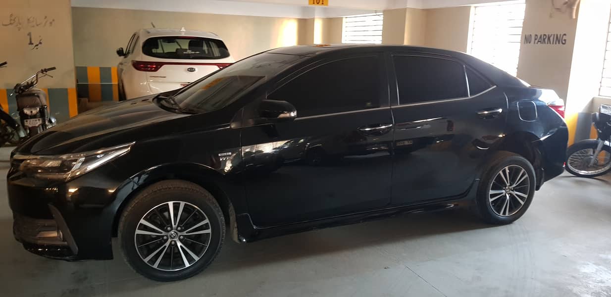 Toyota Corolla Altis 2020 grande 4