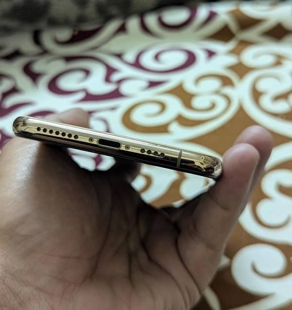 Iphone XSMax For Sale Gold Color 2